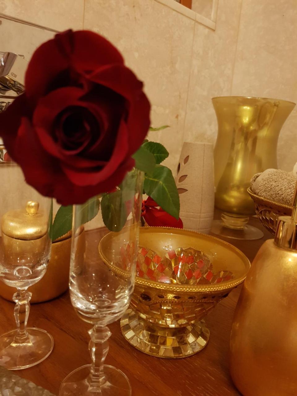 Bed and Breakfast Il Sasso Bianco Комерио Экстерьер фото