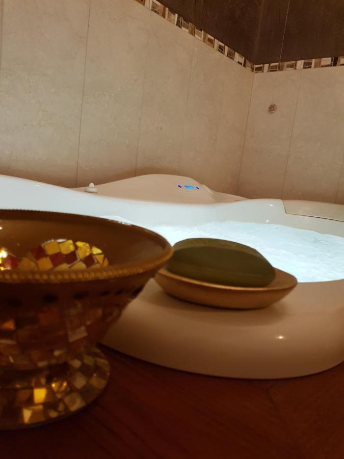 Bed and Breakfast Il Sasso Bianco Комерио Экстерьер фото